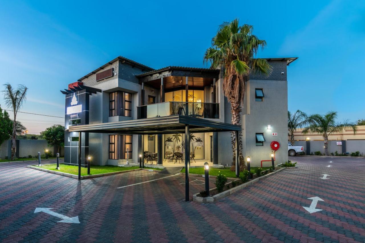 The Melva Guest House ハボローネ エクステリア 写真